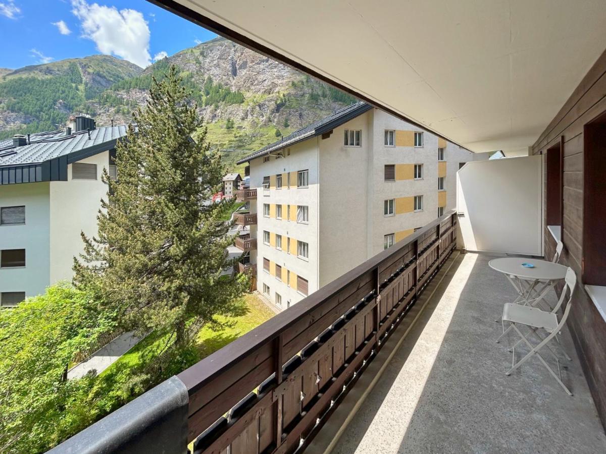 Beautiful Apartment In Zermatt With A Breathtaking View Of The Matterhorn Eksteriør bilde