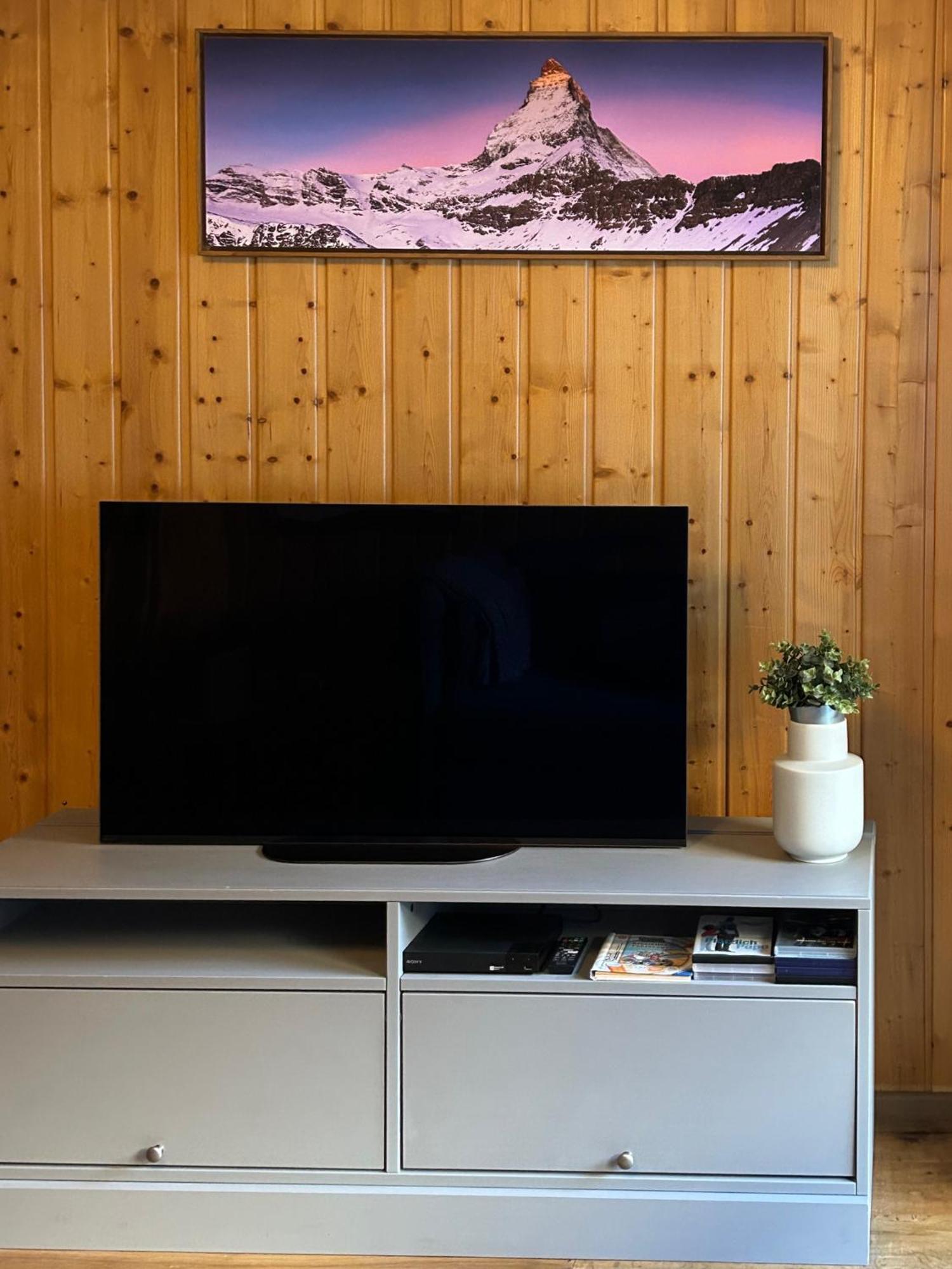 Beautiful Apartment In Zermatt With A Breathtaking View Of The Matterhorn Eksteriør bilde